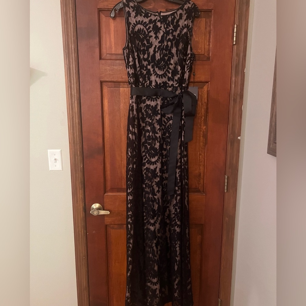 Adrianna Papell Full Length Black Lace Gown | Size 10 | NWT